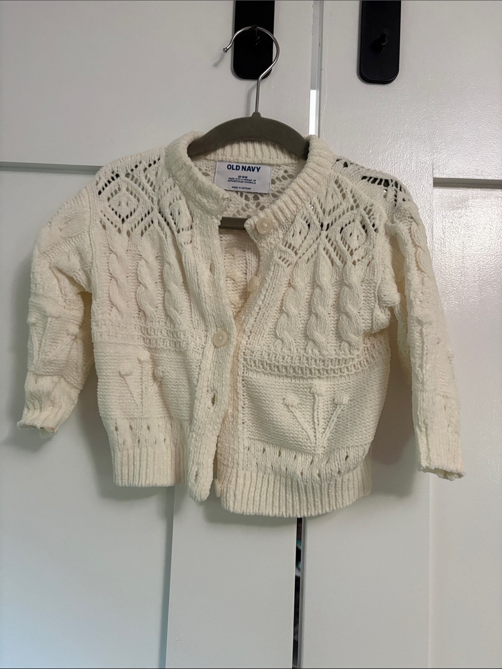 Old Navy Cream Cable Knit Cardigan Sweater